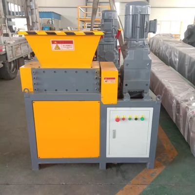 110-130kg/h 고무 분쇄 기계 목재 팔레트 타이어 재활용 Shredder 기계